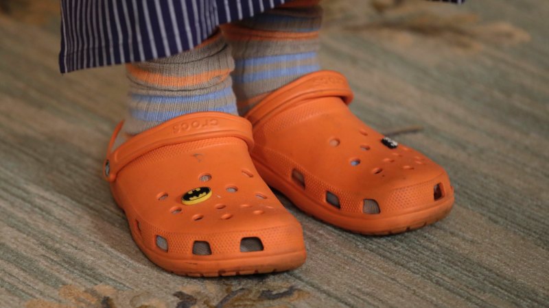 Peebles crocs shop