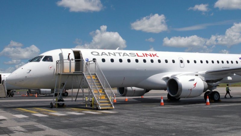 Airline review: QantasLink Embraer E190-100, economy class