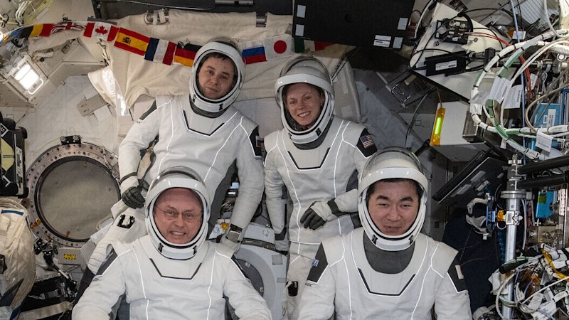 Astronauts head back to Earth early in NASA’s first medical evacuation