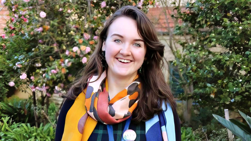 Former Carey Grammar teacher banned for 35,000 messages to student