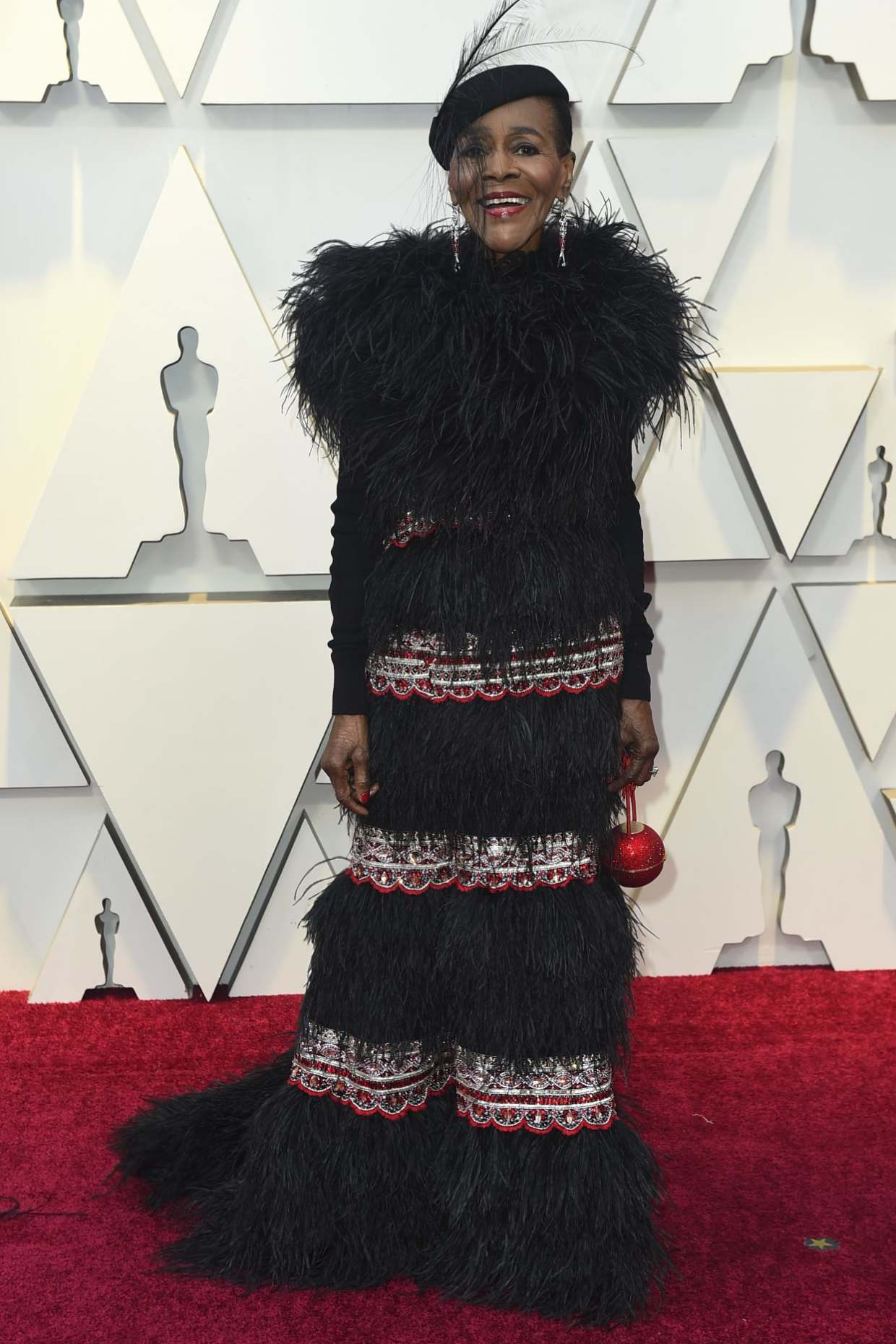 Oscars 2019 red carpet gallery Helen Mirren s pink dress deserves an award