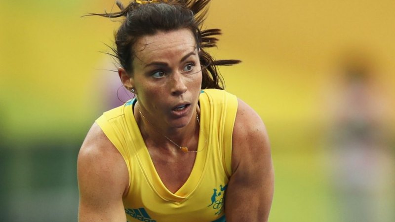 Hockeyroos star Georgie Parker apologises to Australia ...