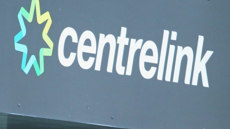 Robo debt: Centrelink staff write protest material in ...