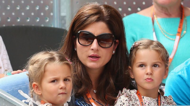 Australian Open 2016: Roger Federer's children offer dad ...