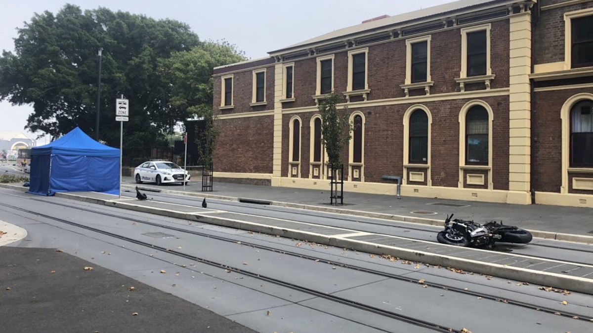 Motorcyclist dies after crashing into a pole in Newcastle | Nine.com.au