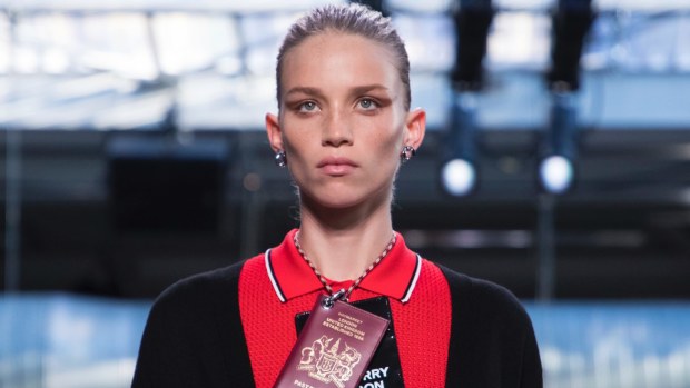 Burberry balenciaga discount