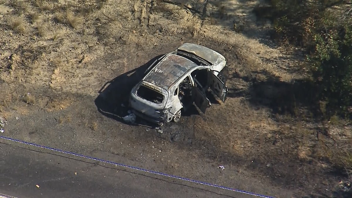 Mount Wilson car fire: Body found in burnt out car on side of Blue ...