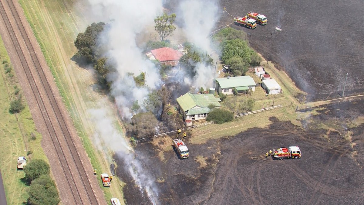 Menangle fire: Retirement home and houses saved from grass fire near ...