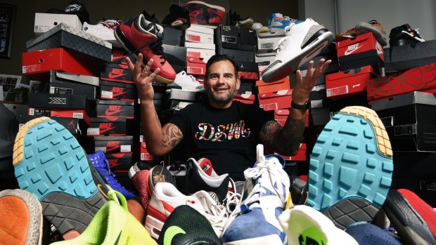 Resale sales sneakers online