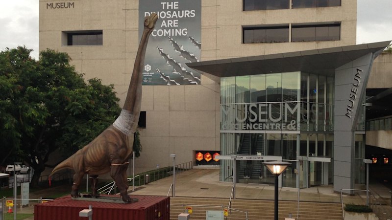 New dinosaur installed at Queensland Museum