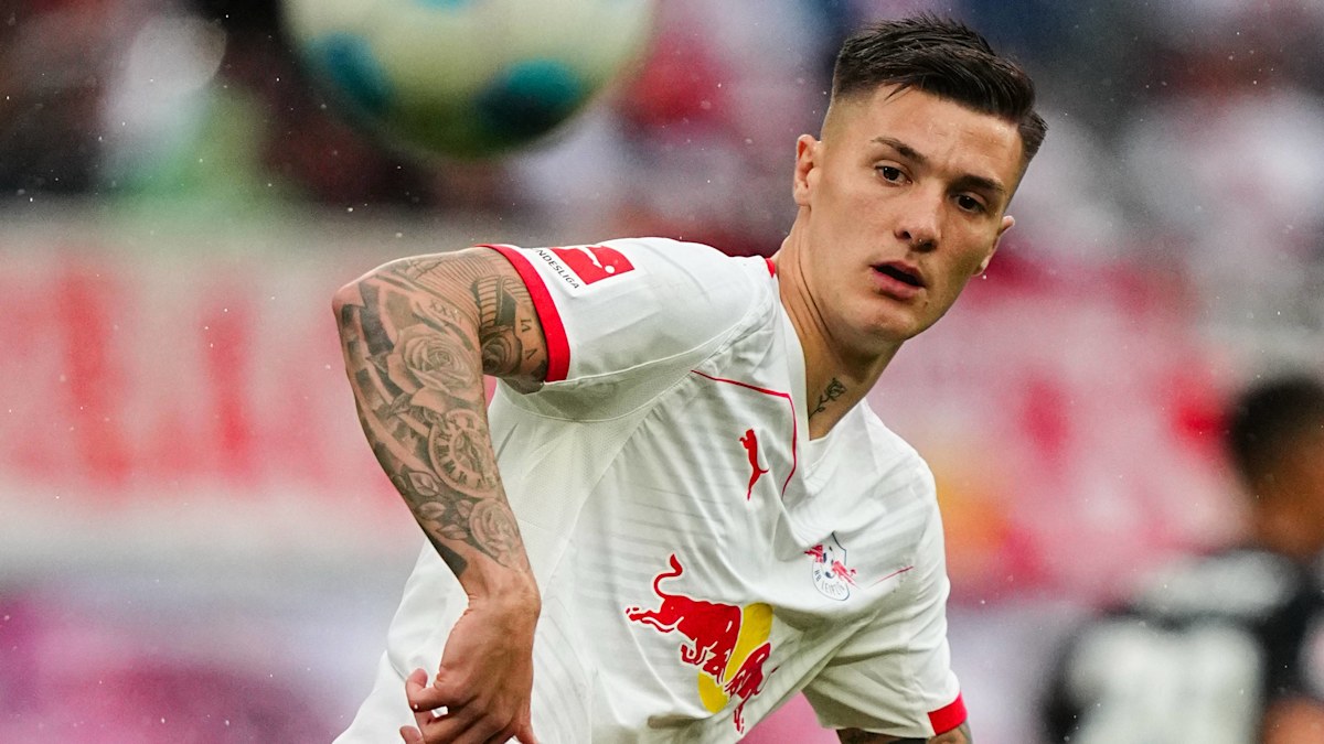 Manchester United pays 2m to snatch Benjamin Sesko from Newcastle United