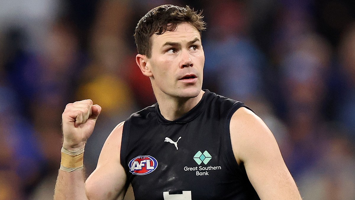AFL Trade News 2025: Over a dozen players remain in contract limbo on ...