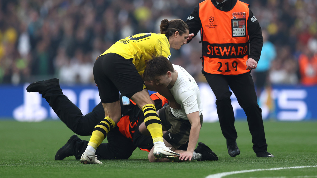 Borussia Dortmund vs Real Madrid, results, highlights, latest news, pitch invaders, updates, Dani Carvajal goal video from Wembley Stadium