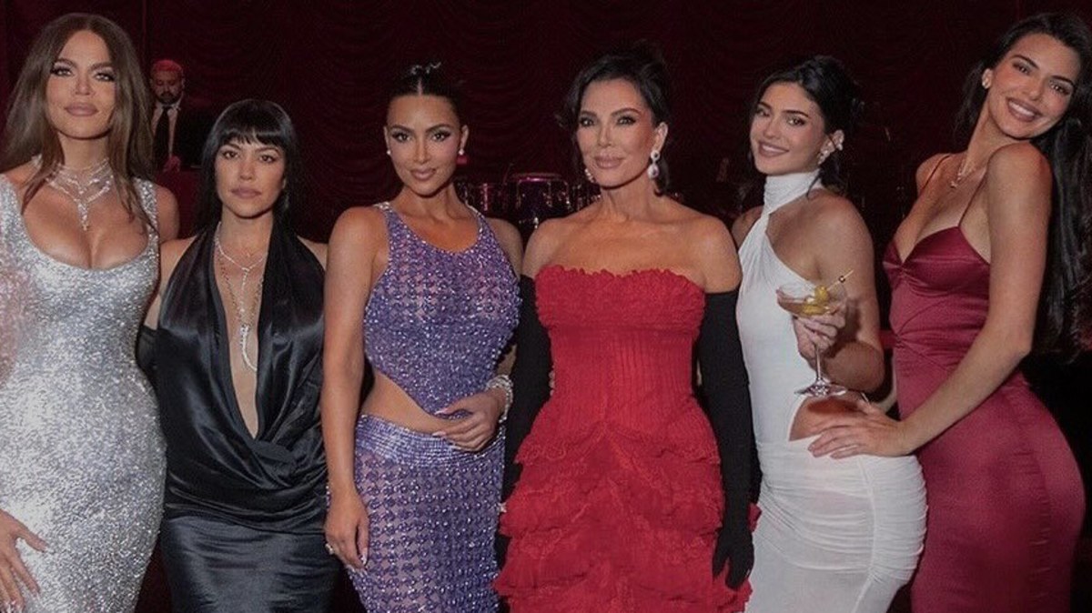 Kardashian-Jenner family granted restraining order from alleged stalker: ﻿Kourtney Kardashian, Kim Kardashian, Khloe Kardashian, Kendall Jenner, Kylie Jenner, and Rob Kardashian under protective order