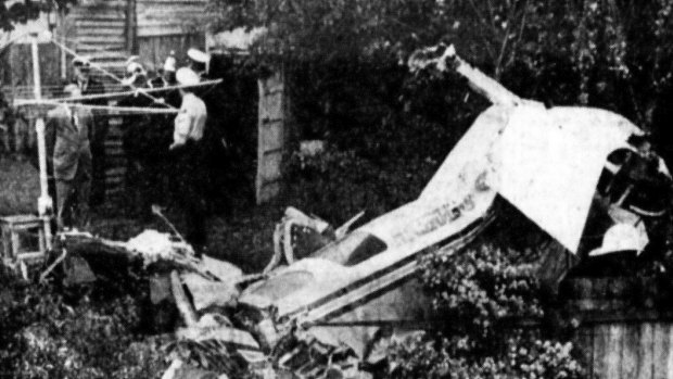 Wreckage of the Beechcraft D50  after it crashed in a laneway in Moorabbin.
