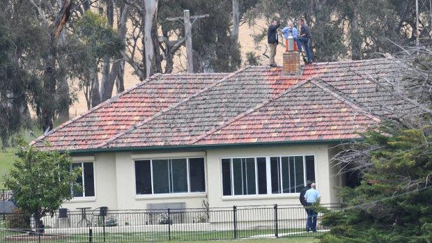 Detectives and police search Mathew Dunbar's property, Pandora, near Walcha.