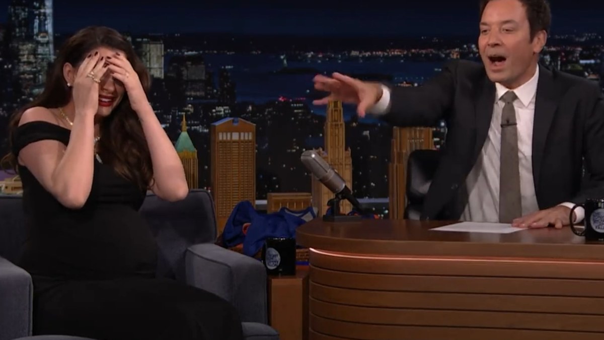 Anne Hathaway responds to viral Verity red carpet moment directing ...