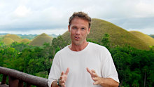Lincoln Lewis swapped the sand for phenomenal natural wonders and a unique wildlife encounter on Getaway 2026.