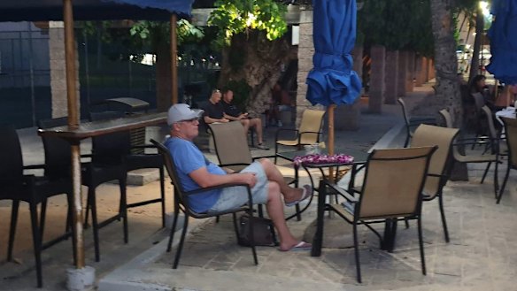 Aloha ... Prime Minister Scott Morrison on holiday in Hawaii during the bushfire crisis.
