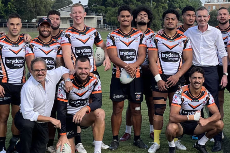 Wests Tigers reveal 2016 Team Poster