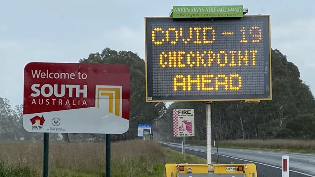 'Cheering in homes' as South Australia announces reopening of border with Victoria