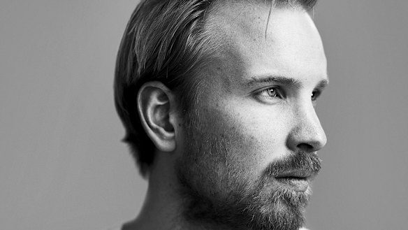 Rutger Bregman says the rich need to pay their taxes.