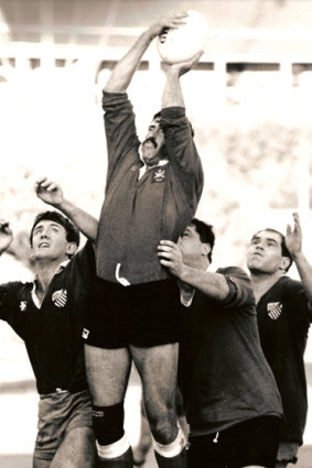 Mike Kelly jumping in a lineout for the Army Boys.