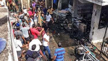 Several Sri Lankan churches and hotels have been hit by explosions on Easter Sunday.
