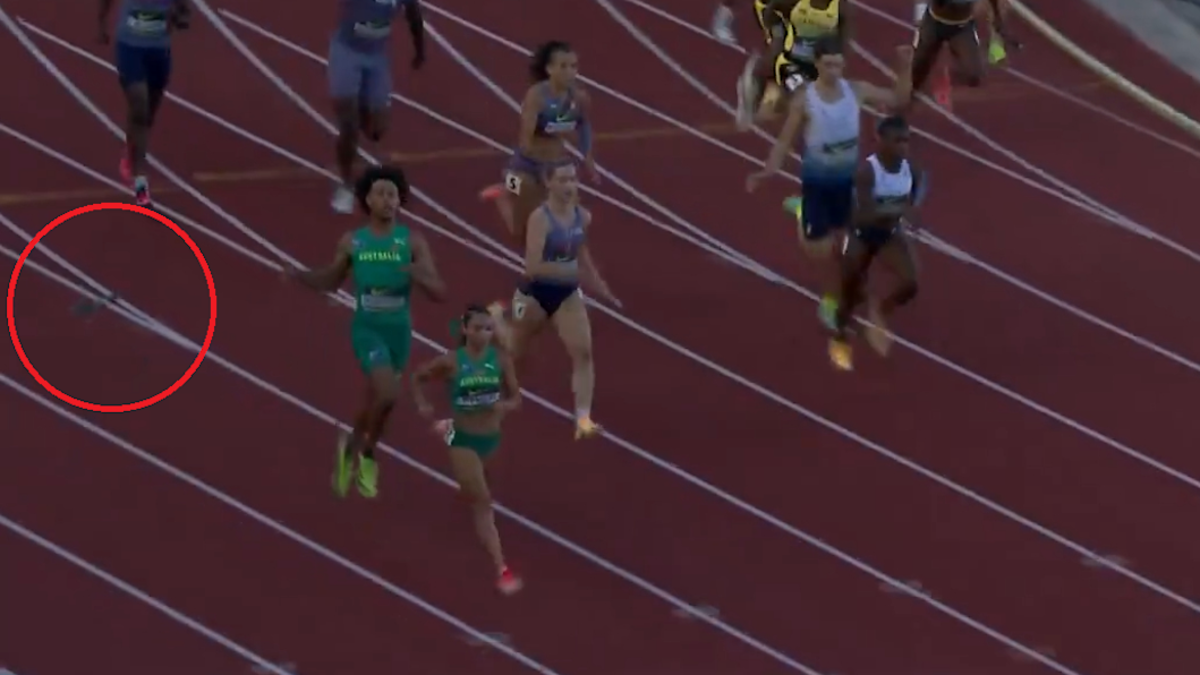 Shot at gold goes begging as Aussie relay stars botch baton exchange