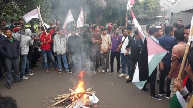 Small groups have protested outside the Australian embassy in Jakarta several times this week. 