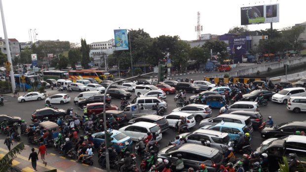 Traffic jams in Jakarta as a power failure causes chaos.