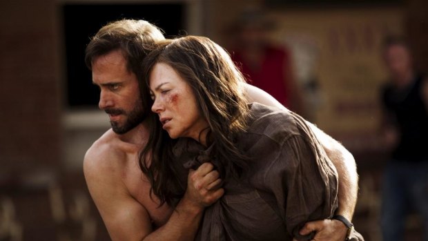 Nicole Kidman and Joseph Fiennes in Strangerland (2015).