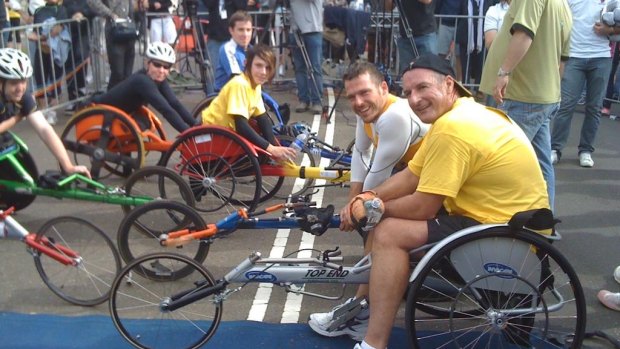 Rheed McCracken (middle) with Kurt Fearnley and David Koch at the Balmoral Burn event in 2010. 