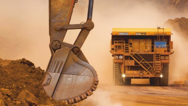 Spending on equipment, plant and machinery climbed 2.5 per cent. 