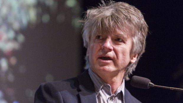 Crowded House's Neil Finn has joined Fleetwood Mac.