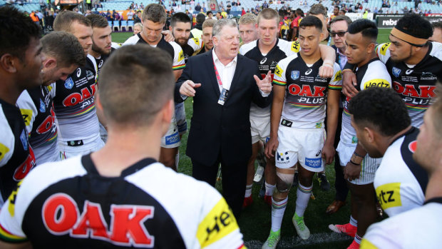 Phil Gould talking to the club’s reserve grade side, including a young Jarome Luai (right of Gould) after the 2017 State Championships final against PNG Hunters.