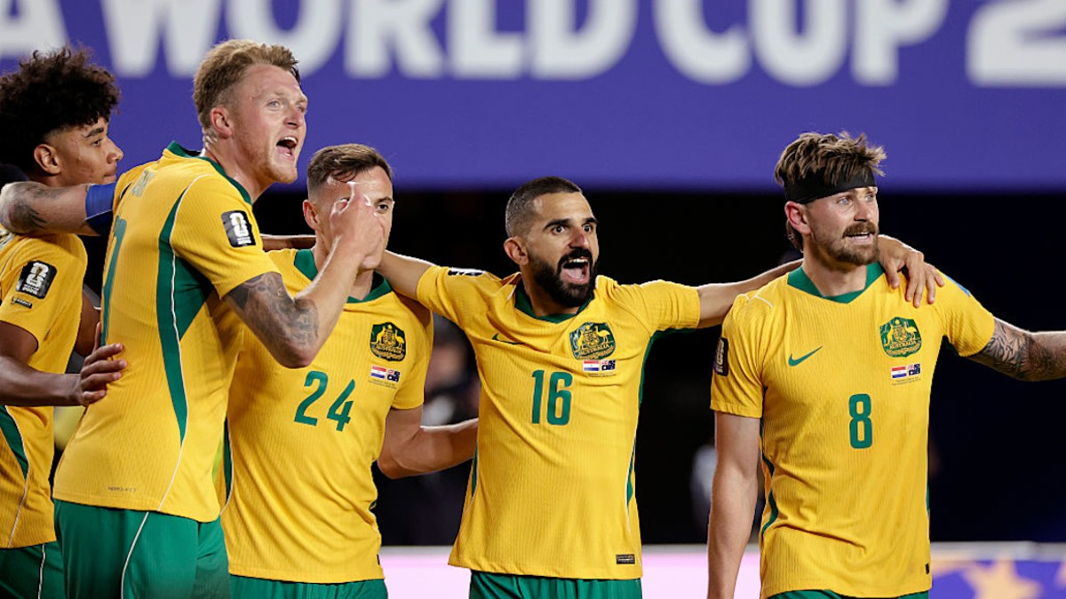 ‘Leave the club at 3’: Star’s rally call to Aussie fans