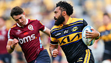 Fehi Fineanganofo of the Hurricanes breaks away for a try.