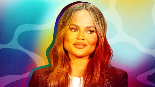 Chrissy Teigen is one of the few celebrities who have admitted to having had her buccal fat removed.