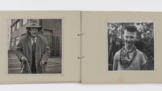 Viva Gibb’s photos albums.