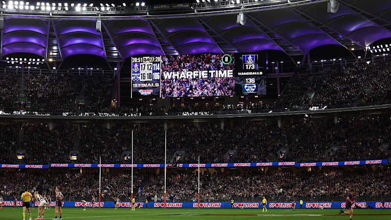 Purple haze and Friday lights: How Fremantle reclaimed their mojo and kept the dream alive