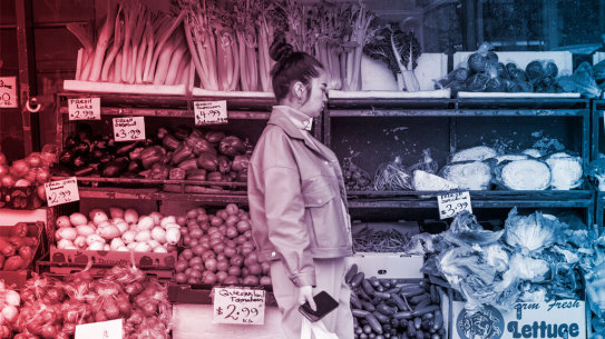 Voters have strongly backed politicians’ plans to hit Coles and Woolworths.