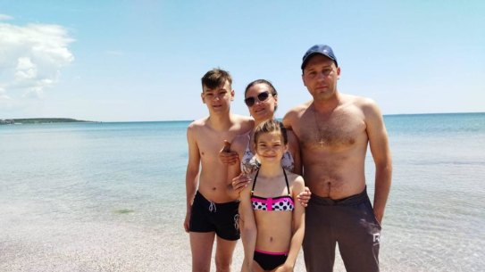 Tetiana ‘Tanya’ Kovalova and her family, Vlad, 15, Veronica 11, trying to enter Australia from Ukraine. 