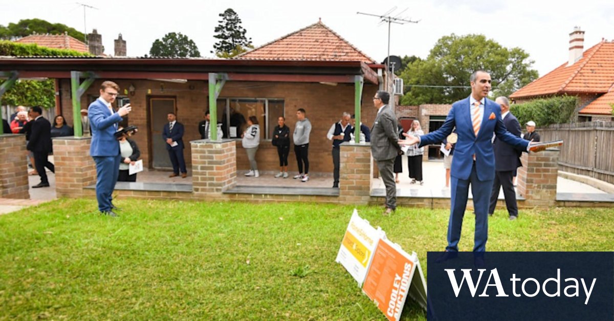 Australia house prices: Lending clampdown cuts home buyers' budgets - Vimarsana News