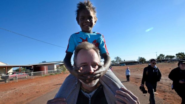 Former minister for Indigenous affairs Nigel Scullion, pictured with student Nikihas Coulthard.