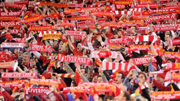 Liverpool fans belt out You'll Never Walk Alone at the MCG in 2017.