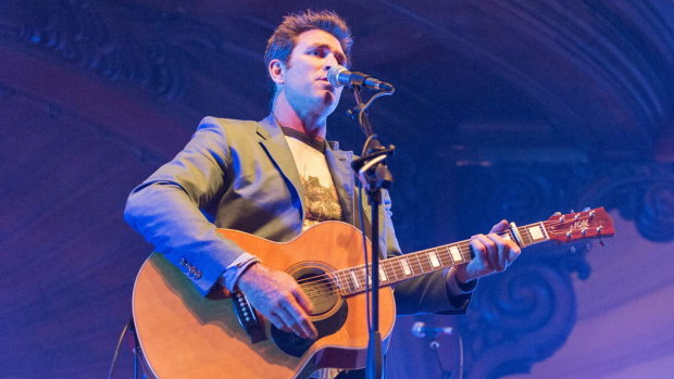 Singer-songwriter Pete Murray was unable to tour his six-track EP, The Night. 