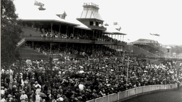 A crowd gathered at Ascot Racecourse in 1910 to watch the Perth Cup. Today, the event attracts up to 20,000 punters.