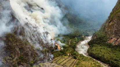 Out-of-control bushfire inches closer to Machu Picchu