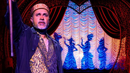 Bert LaBonte joins the cast of Moulin Rouge